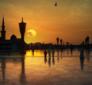 Mencari bahagia disebalik sengsara
